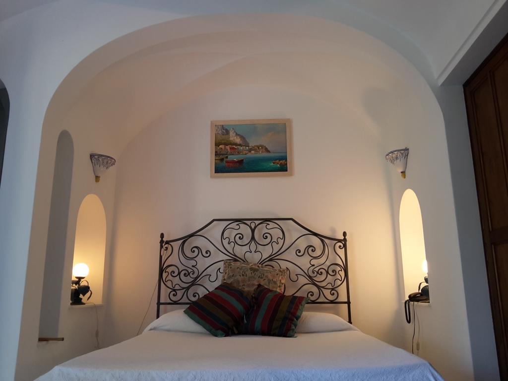 Casa Del Solitario Capri Room photo