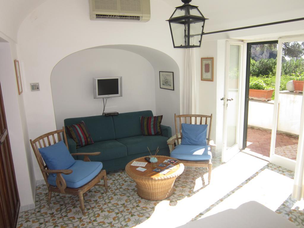 Casa Del Solitario Capri Room photo